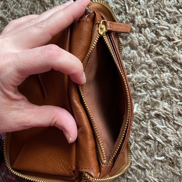Brown Leather Fossil Wallet - Picture 8 of 10